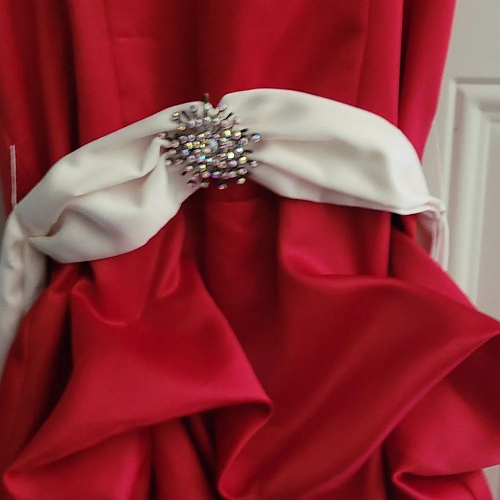 Morgan & Co. Strapless Prom Dress - Picture 2 of 11